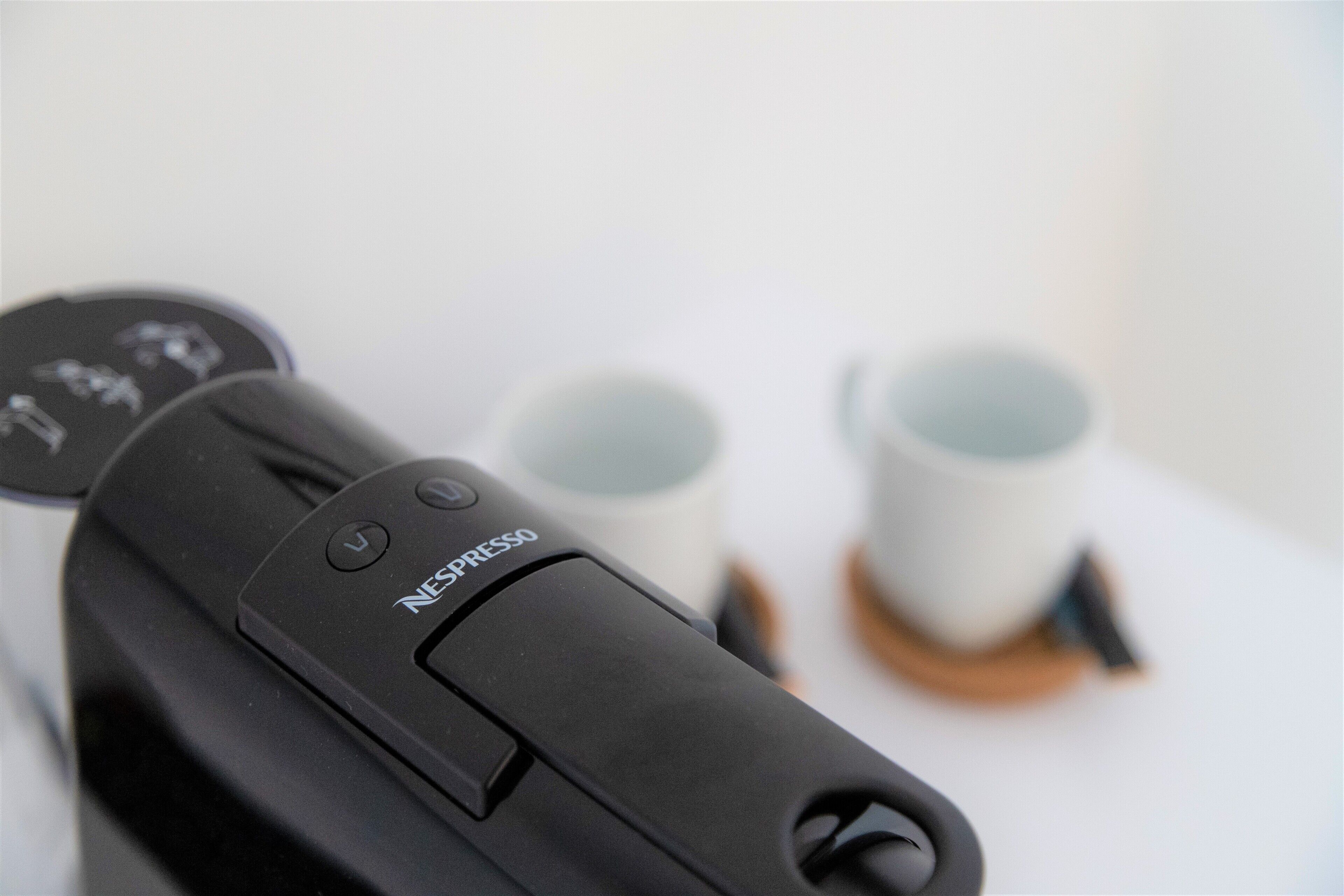 بوفيه فطور يوميًا بتكلفة قدرها (14 EUR للشخص)