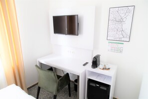 Television - Amplidi Hotel Hannover (Hannover)