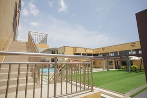 BBQ/picnic area - Cocktail and Dreams Hotel (Accra)