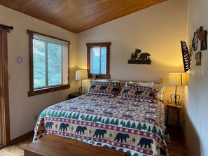 3 bedrooms, free WiFi, bed sheets - Kings Mountain Kabin with High Speed Wifi (Red River)
