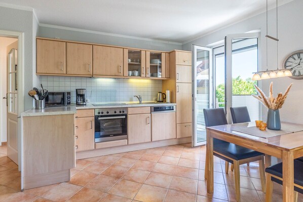 Fridge, microwave, dishwasher, coffee/tea maker