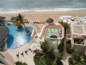 Indoor pool, outdoor pool