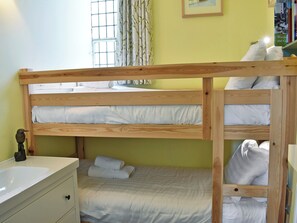 2 bedrooms, bed sheets