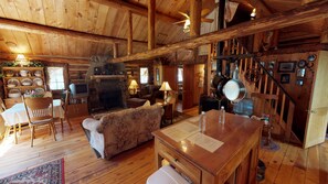 Fireplace, DVD player - Cabin by the Creek with High Speed Wifi (Red River)