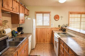 Oven, stovetop, dishwasher, coffee/tea maker