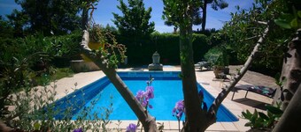 studio plein de charme "entre terre et mer" piscine privative et jardin arboré