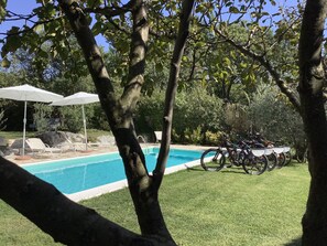 Outdoor pool - La Casa dei Farfui is ideal for relaxing strolling, cycling (Momjan)
