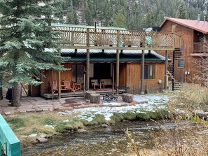 Exterior - Streamside Retreat on the River with High Speed Wifi and AC (Red River)