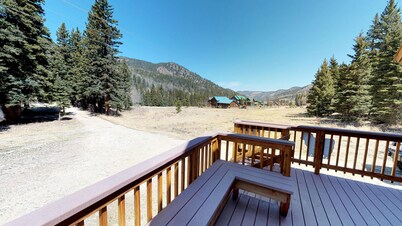Birdwell Sheep Camp in Upper Valley with High Speed Wifi