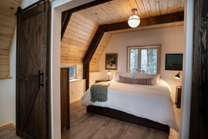 2 Schlafzimmer, Schreibtisch, Bügeleisen/Bügelbrett, Reisekinderbett