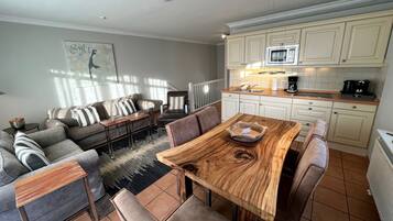 Apartment, Private Bathroom | Lounge