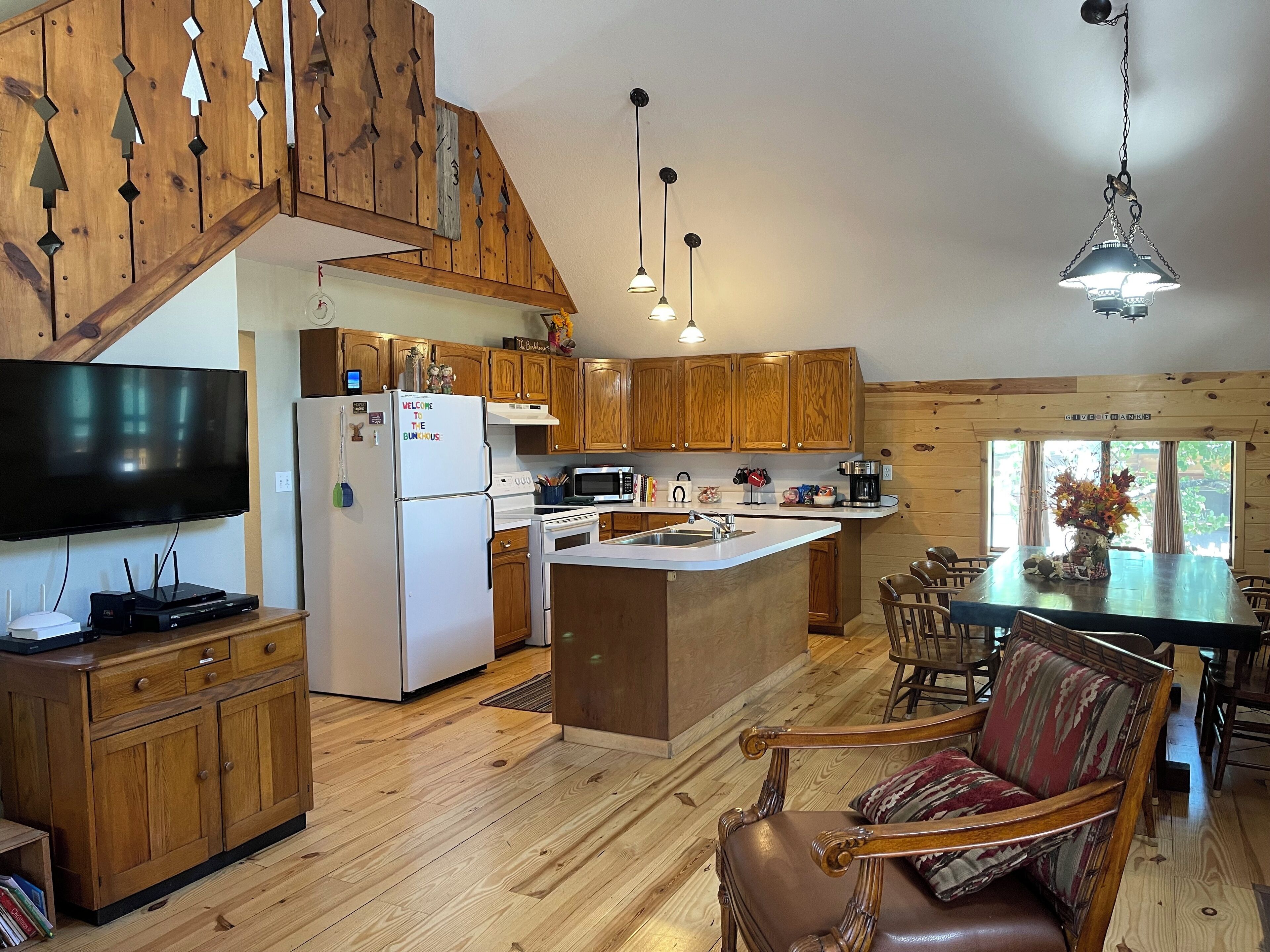 Oven, stovetop, dishwasher, coffee/tea maker