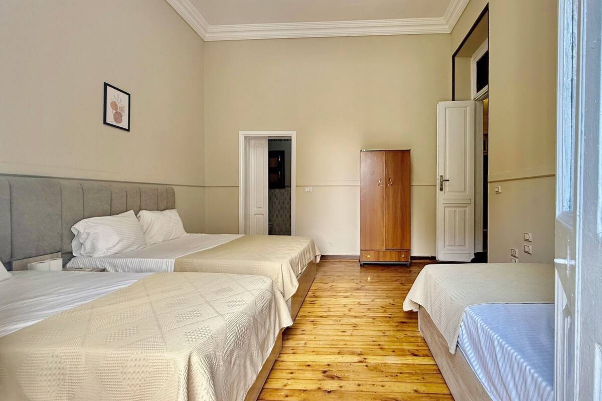 Family Apartment | Egyptian cotton sheets, premium bedding, soundproofing, WiFi (free)