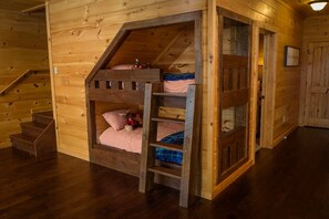 3 chambres, fer et planche à repasser, accès au Wi-Fi (inclus)