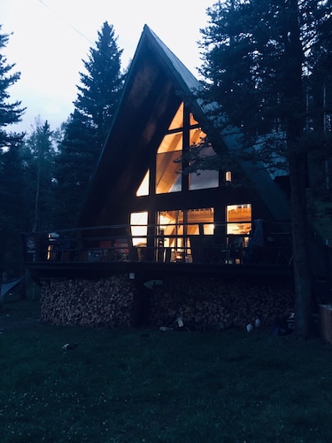 Elk Run A-Frame House with Hot tub and High Speed Wifi