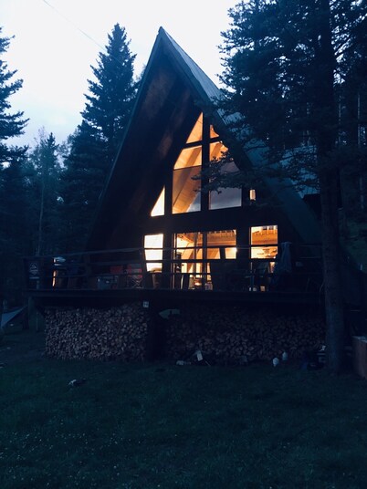 Elk Run A-Frame House with Hot tub and High Speed Wifi