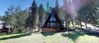 Elk Run A-Frame House with Hot tub and High Speed Wifi