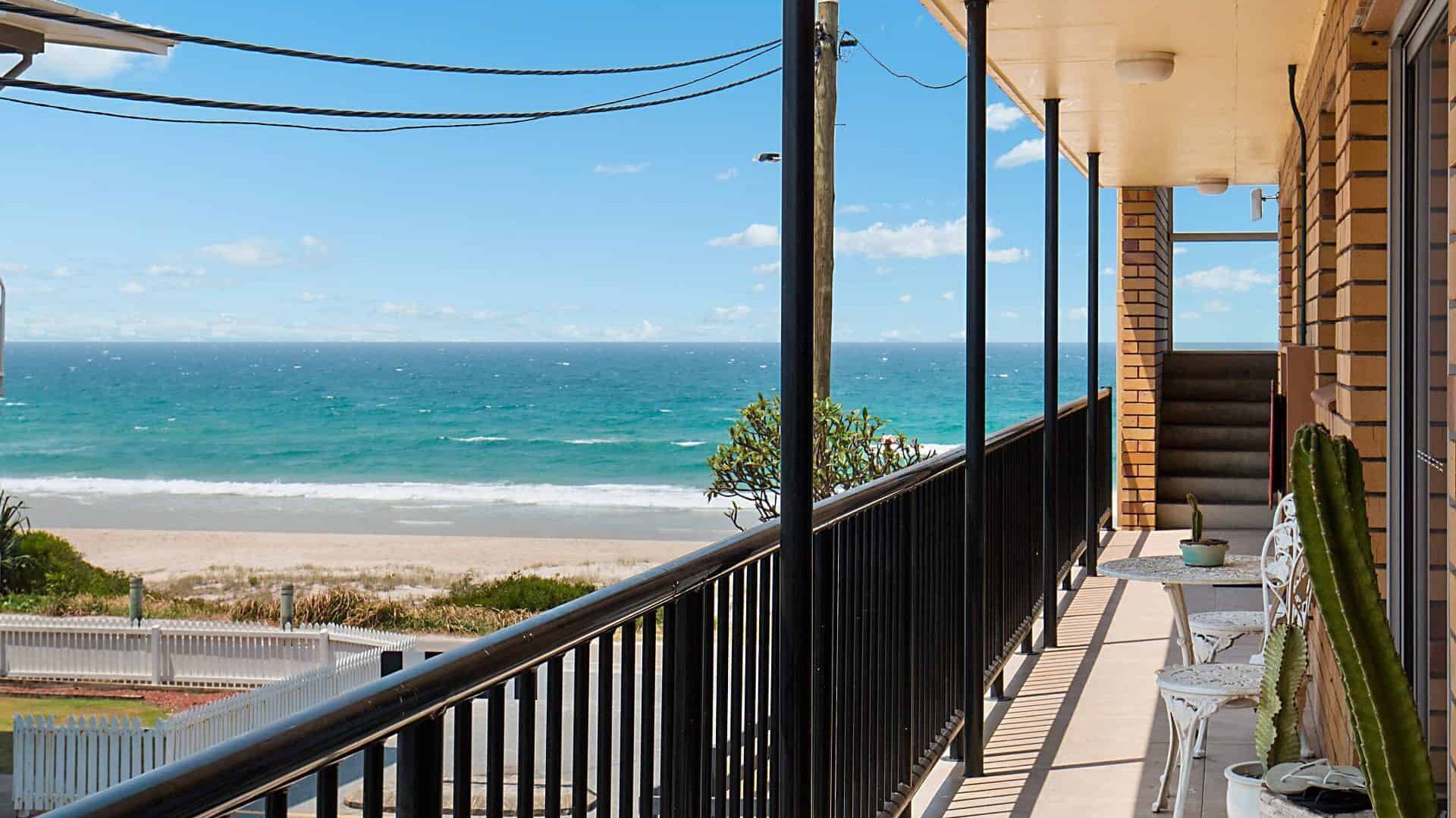 Eliza on the Beach - Beachfront coastal holidaying with ocean views