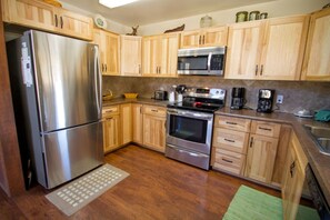 Oven, stovetop, dishwasher, coffee/tea maker