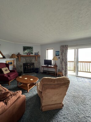 TV, fireplace, DVD player