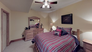 5 Schlafzimmer, Bügeleisen/Bügelbrett, WLAN, Bettwäsche