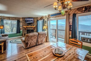 TV, DVD player - Sugar Ski Premium Two Bedroom - Unit 821 (Sugar Mountain)