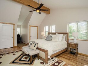 4 bedrooms, iron/ironing board, travel cot, free WiFi