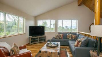 Smart TV, fireplace, DVD player