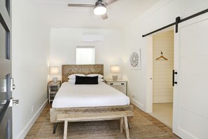 Farmstead Round Top - Room 4 | Premium bedding, pillowtop beds, individually decorated - Farmstead Round Top (Round Top)