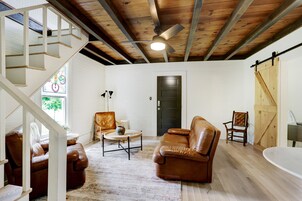 Farmstead Round Top - Cottage | Ropa de cama de alta calidad y colchones con acolchado adicional