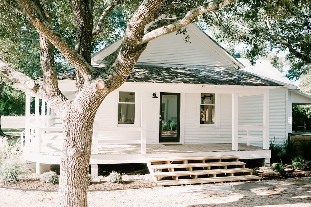 Farmstead Round Top