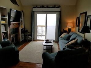 TV, stereo - Sugar Ski Premium Loft - Unit 11-403 (Sugar Mountain)