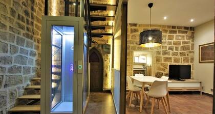 Casa Adarve, built adjacent to the wall of Úbeda of the 10th century