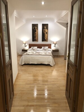 4 chambres, fer et planche Ă repasser, Wi-Fi, draps fournis