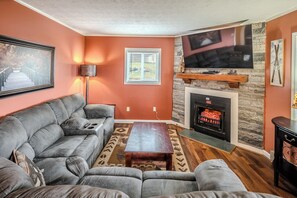 TV, fireplace, DVD player