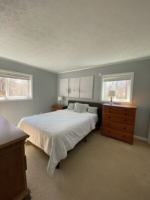 2 makuuhuonetta, silitysrauta/-lauta, ilmainen Wi-Fi, vuodevaatteet