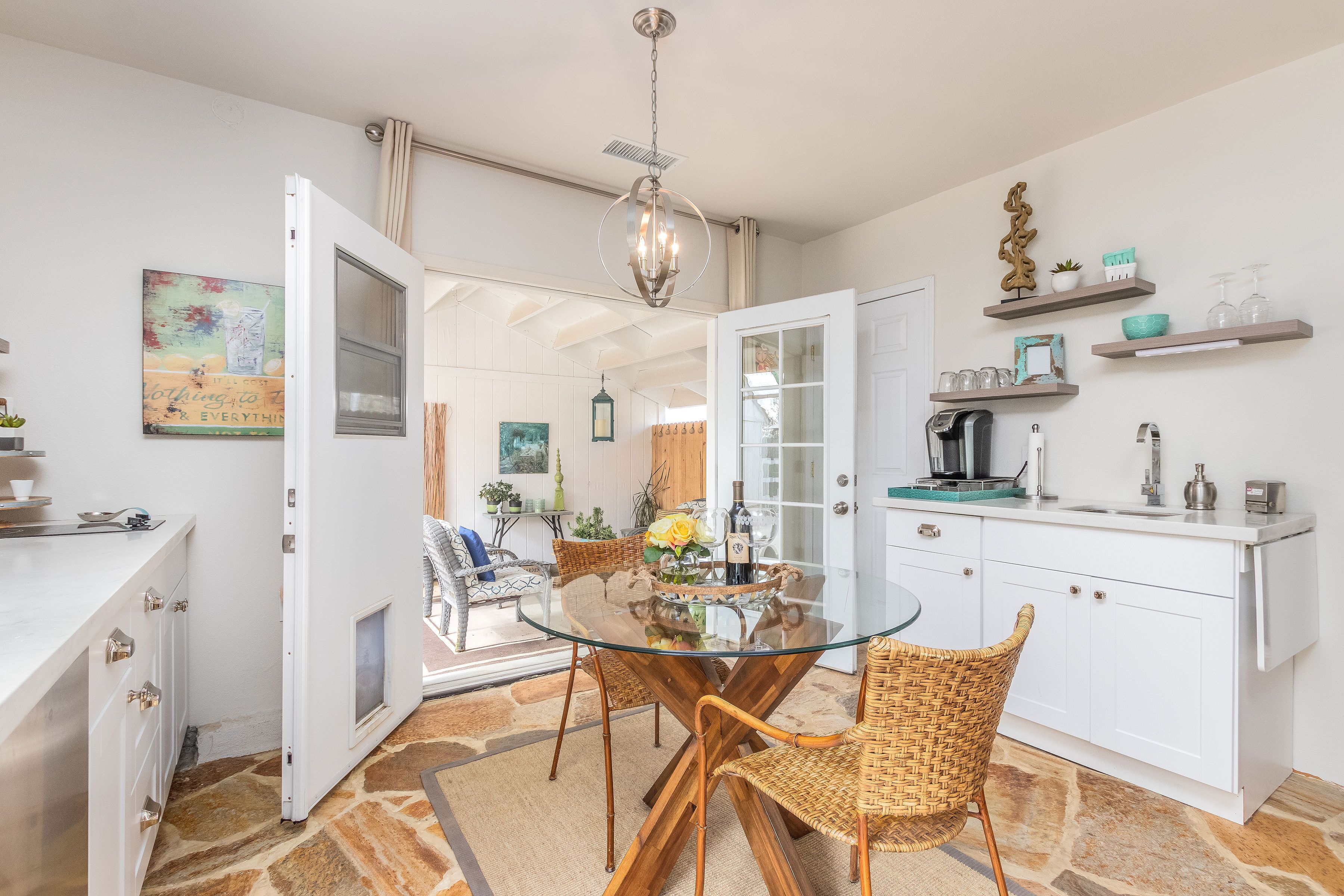 TARA VINEYARDS ESTATE COTTAGE ON 5 ACRES