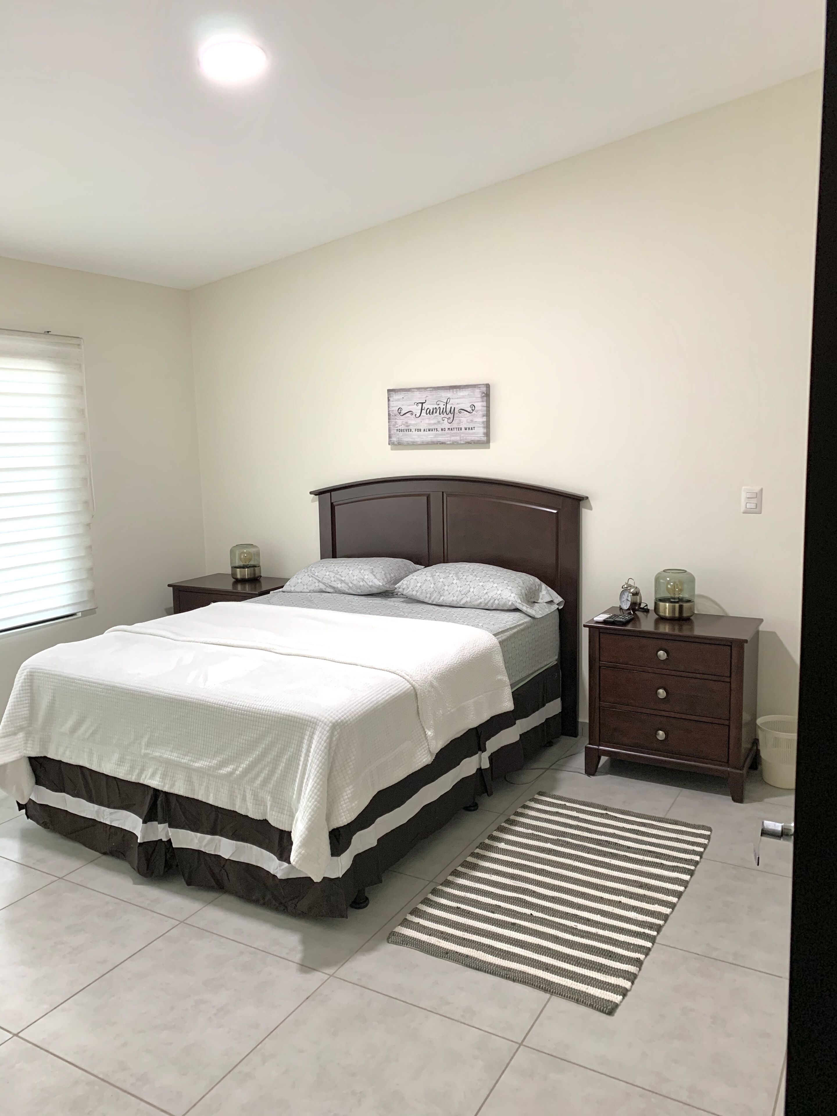 3 dormitorios, tabla de planchar con plancha, wifi y ropa de cama