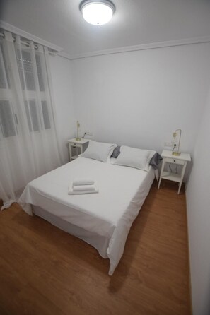 2 chambres, chambres insonorisées, fer et planche à repasser, Wi-Fi