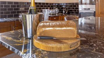 فرن، غسالة أطباق، مجمّد