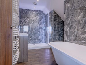 Towels - 3 bedroom accommodation in Melbourne, near Derby (Melbourne, near Derby)