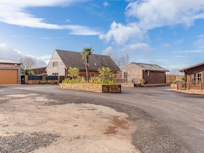 Exterior - 3 bedroom accommodation in Melbourne, near Derby (Melbourne, near Derby)