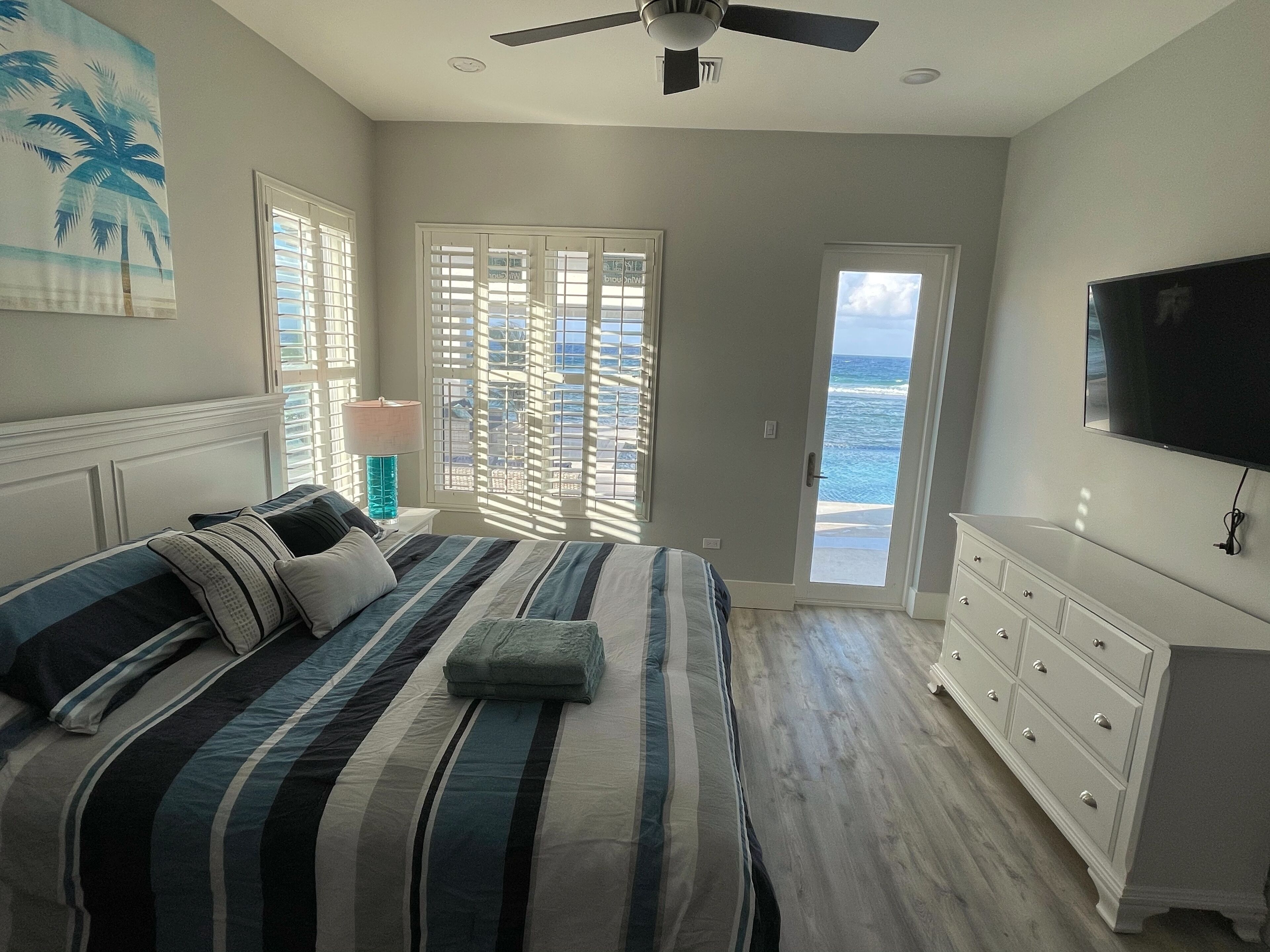 10 chambres, draps en coton égyptien, coffres-forts dans les chambres