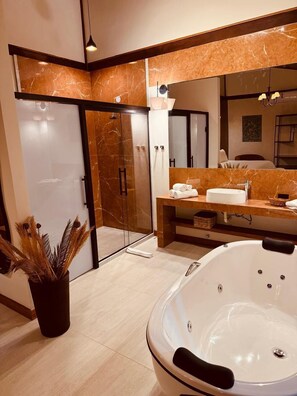 Minibar, Wi-Fi gratuit, draps fournis