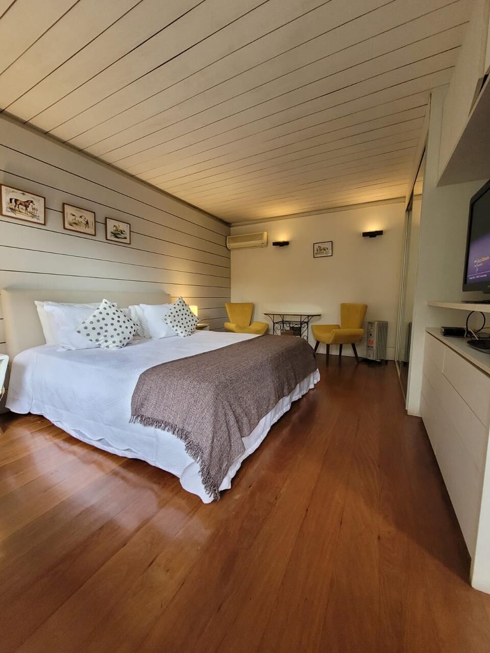 Standard Double Room | Free WiFi, bed sheets