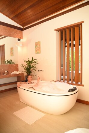 Tina de hidromasaje privada