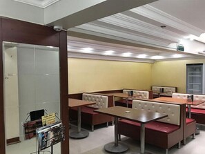 每日供应全套早餐（每人 TRY 15）