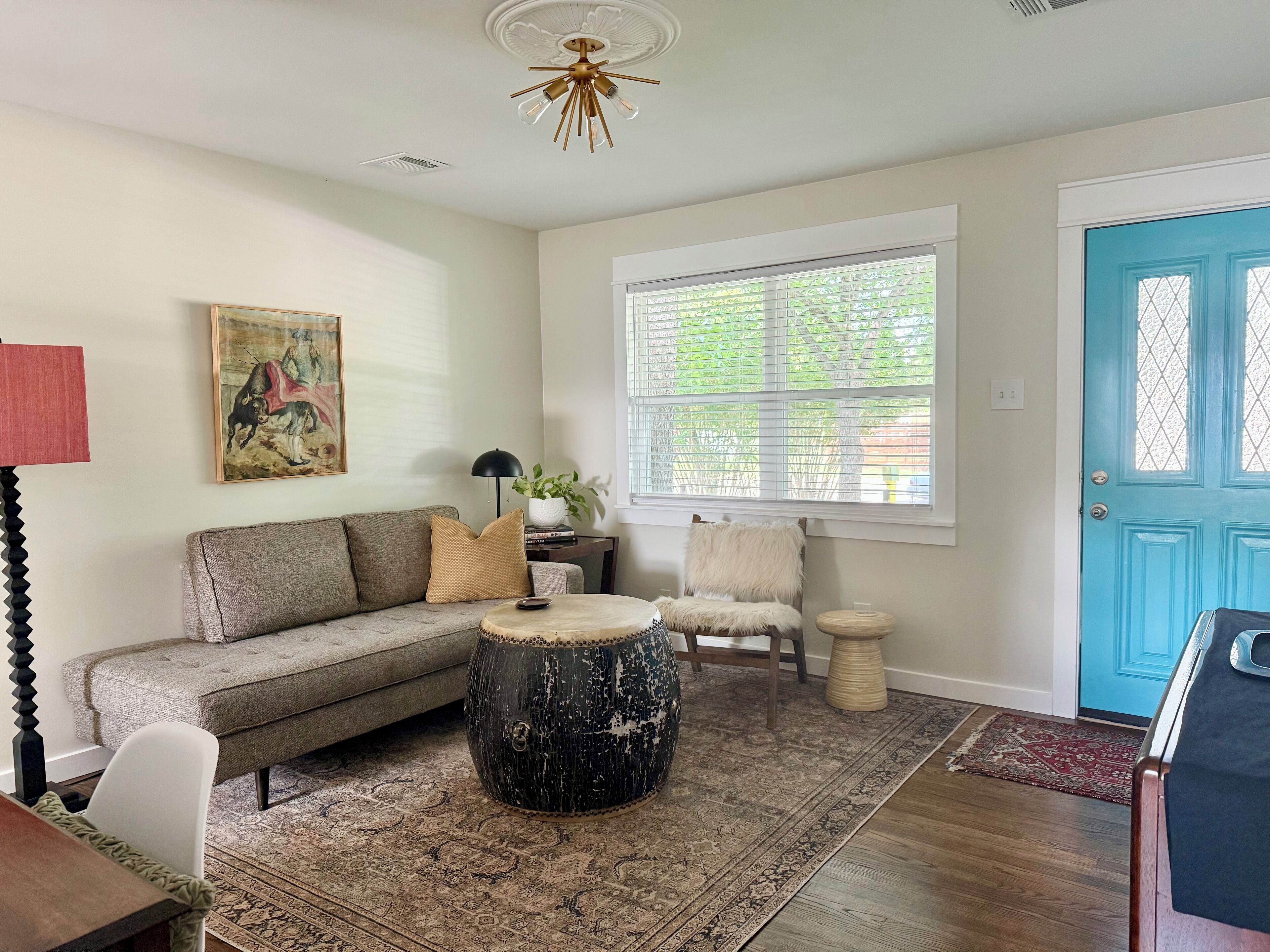 Smart TV, DVD player, books