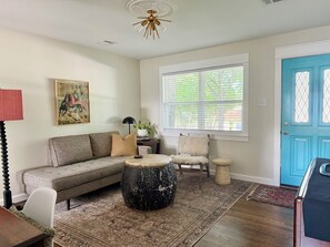 Smart TV, reproductor de DVD y libros 