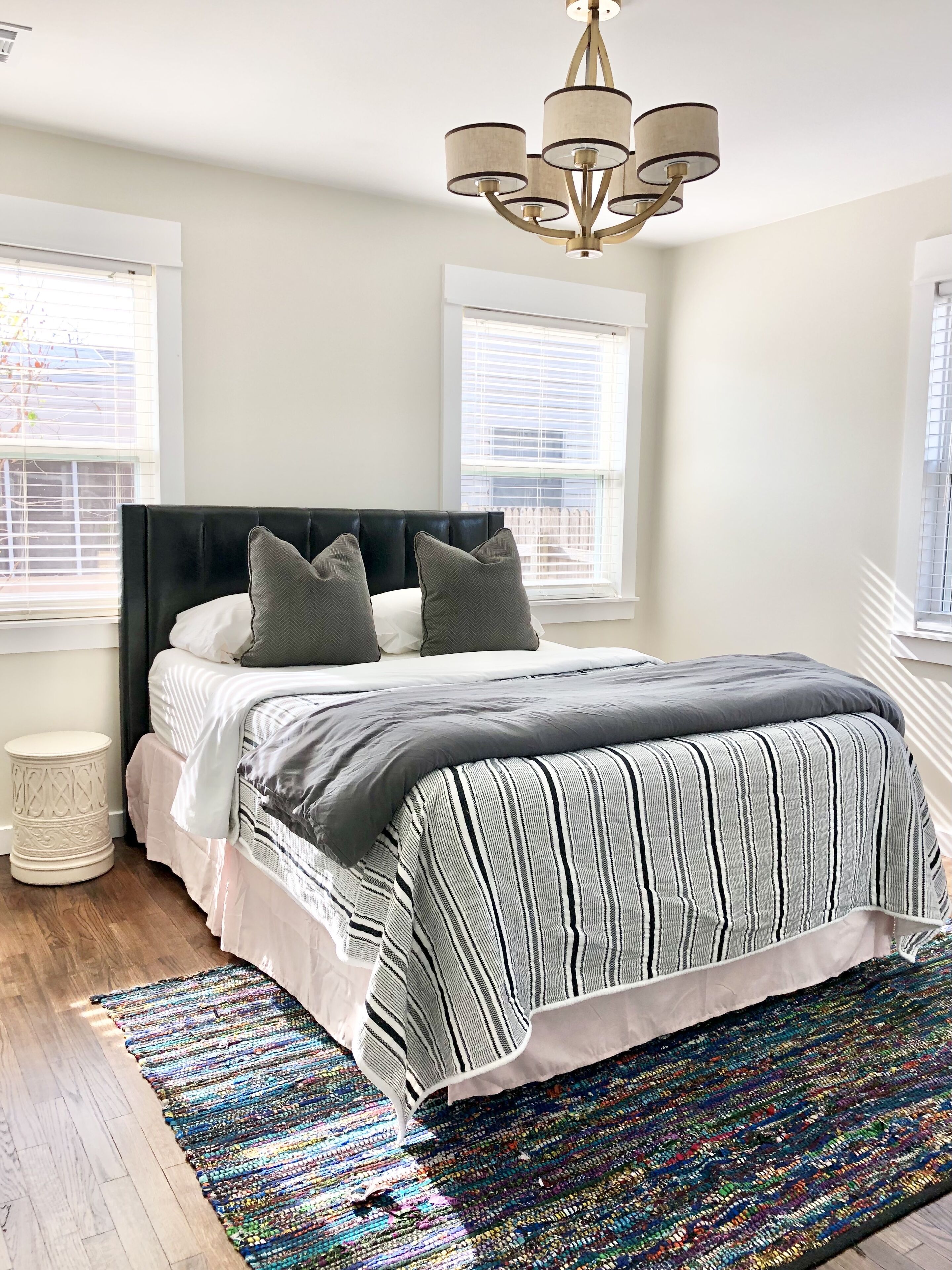 2 Schlafzimmer, Betten mit Memory-Foam-Matratzen, Schreibtisch